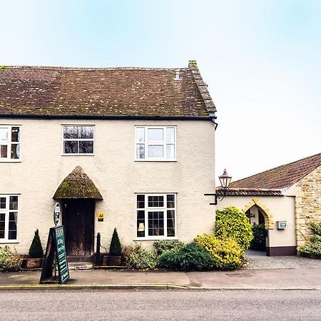 The Half Moon Inn And Country Lodge Yeovil Bagian luar foto