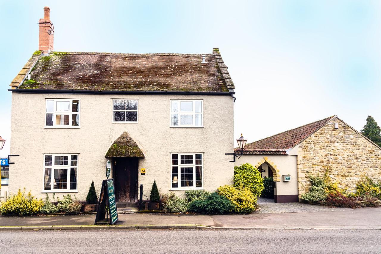 The Half Moon Inn And Country Lodge Yeovil Bagian luar foto