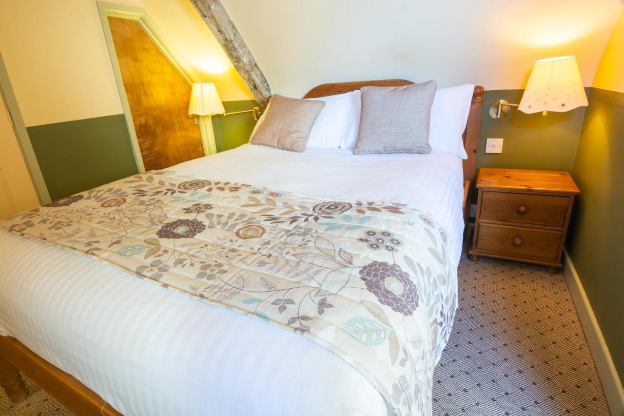 The Half Moon Inn And Country Lodge Yeovil Bagian luar foto